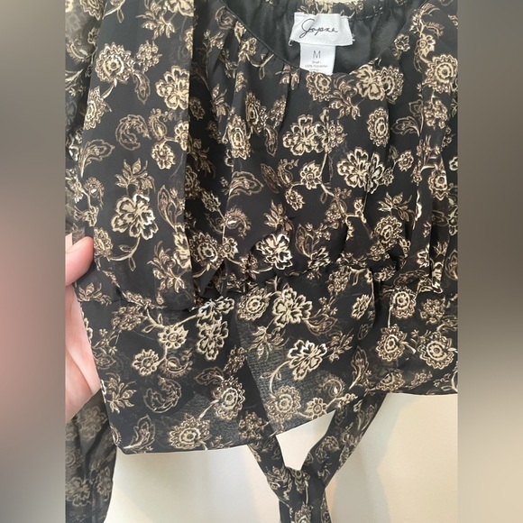 Japna Wrap Around Crop Top with Floral Print - Picture 9 of 9